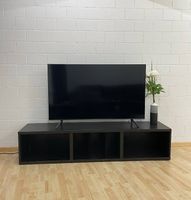 schwarzes TV-Möbel / Lowboard