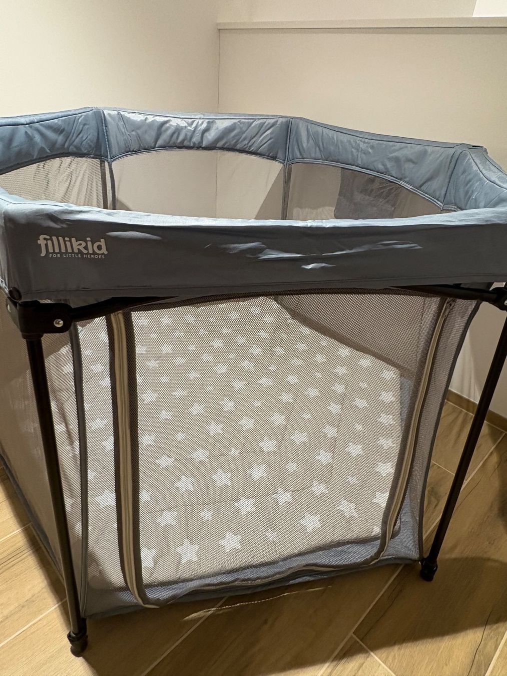 Fillikid Box & Barriere di sicurezza: Fillikid Reiselaufgitter mit Sternendecke – Nuovo (secondo la descrizione) da Diessenhofen venduto da Fluempel 2