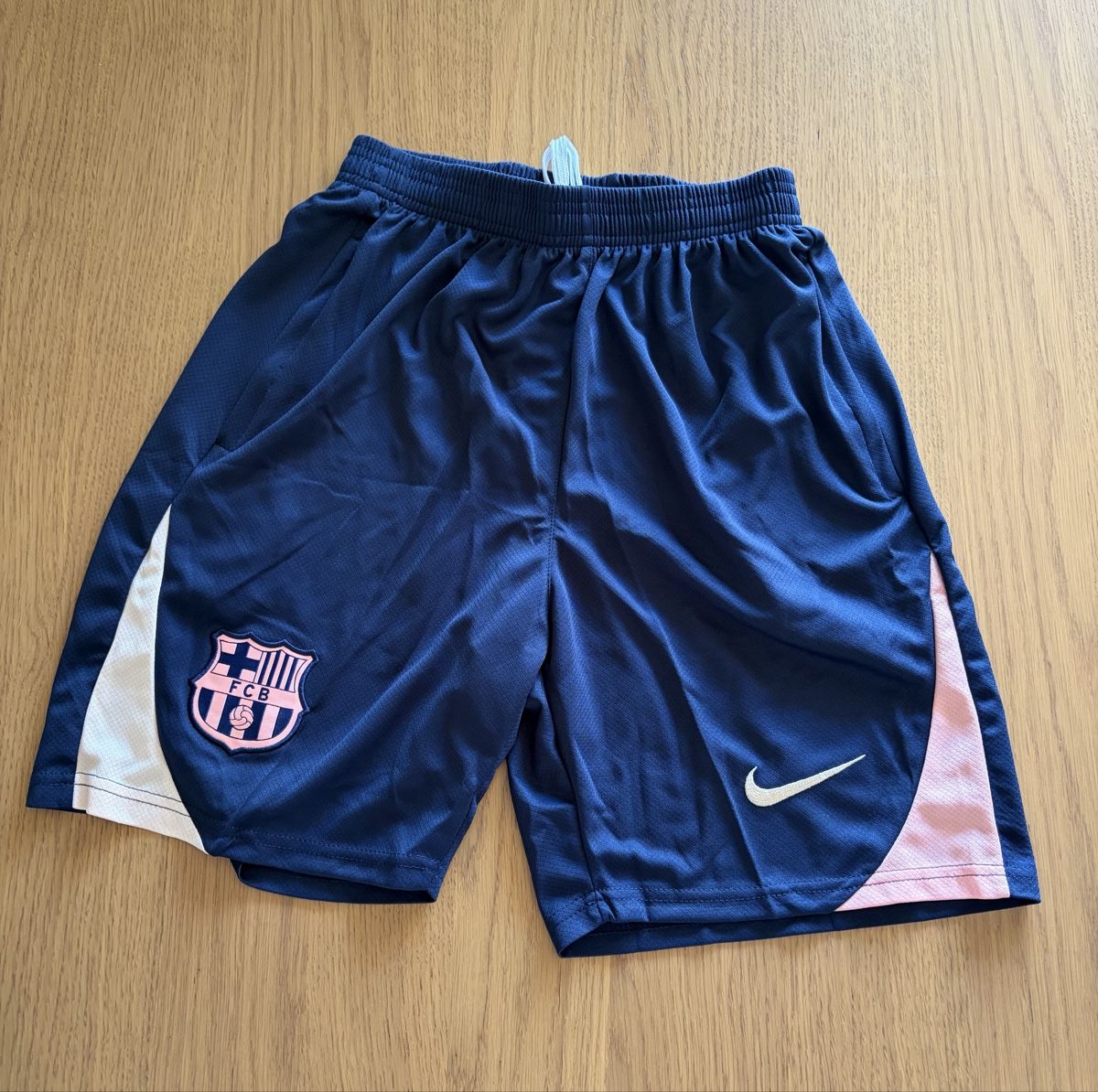Nike Pantaloni: Short entraînement FC Barcelone Taille S – Nuovo e nell'imballaggio originale da Perly venduto da Sam.crr