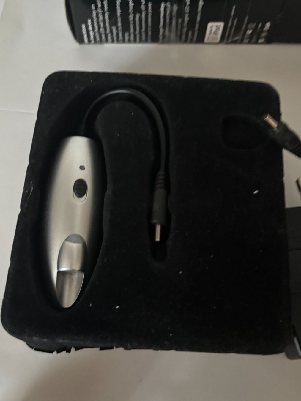 Caricabatterie: PowerTraveller PowerMonkey - Notfall Ladegerät - Silber (L4) – Usato da Wallisellen venduto da AS.TZ. 6