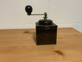 Kaffeemühle Metall schwarz klassisch gebraucht
