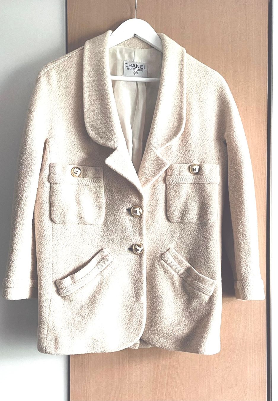 Chanel Jacken: Chanel Jacke Blazer – Gebraucht aus Etoy von Airesun