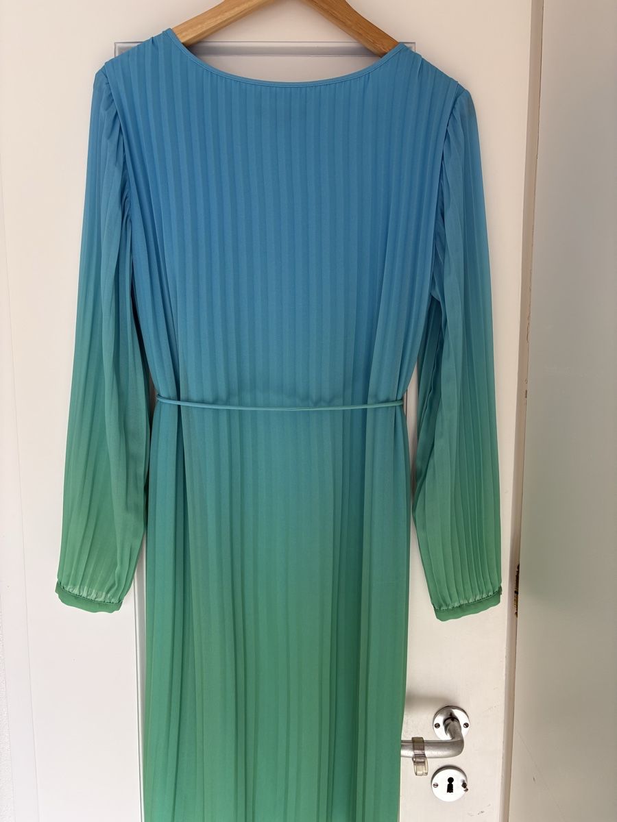 Comma Vestiti: Festliches Kleid Comma – Usato da Muttenz venduto da dom_7tvx 1