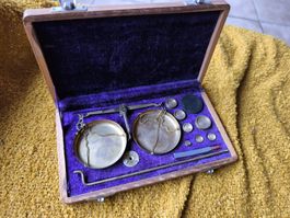 Präzisionswaage / Apothekerwaage / Goldwaage