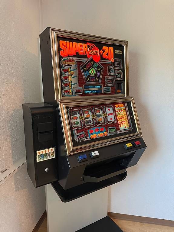 Slot Machine: Spielautomat Super Cherry +20 gratis – Usato da Hindelbank venduto da Christenerj 1
