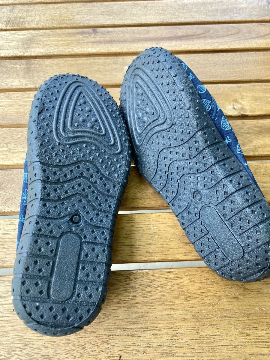 Scarpe per ragazzi: Badeschuhe Kinder (NEU) – Nuovo e nell'imballaggio originale da Thalwil venduto da val_bm5t 1