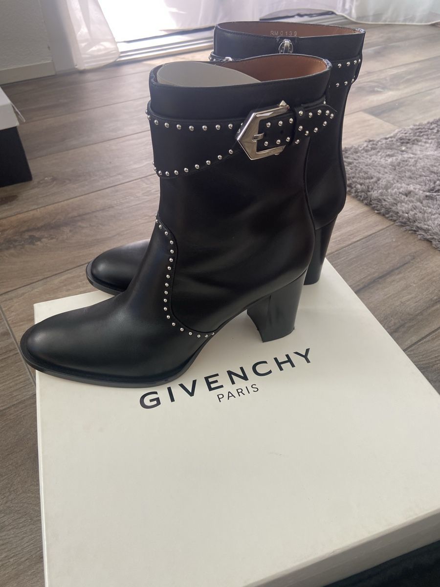 Scarpe da donna: GIVENCHY "Elegant Ankle Boot" Leder-Stiefeletten Gr. 41 – Nuovo (secondo la descrizione) da Männedorf venduto da Pauc02 5