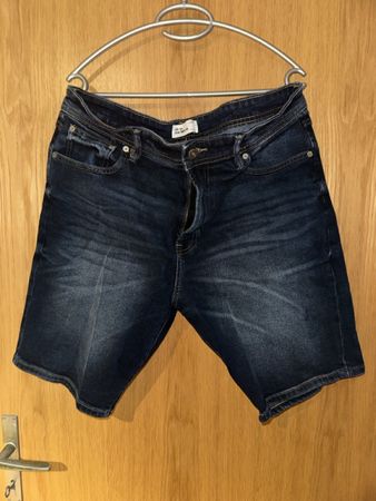 Jeans Shorts, dunkelblau - Zara Grösse 44