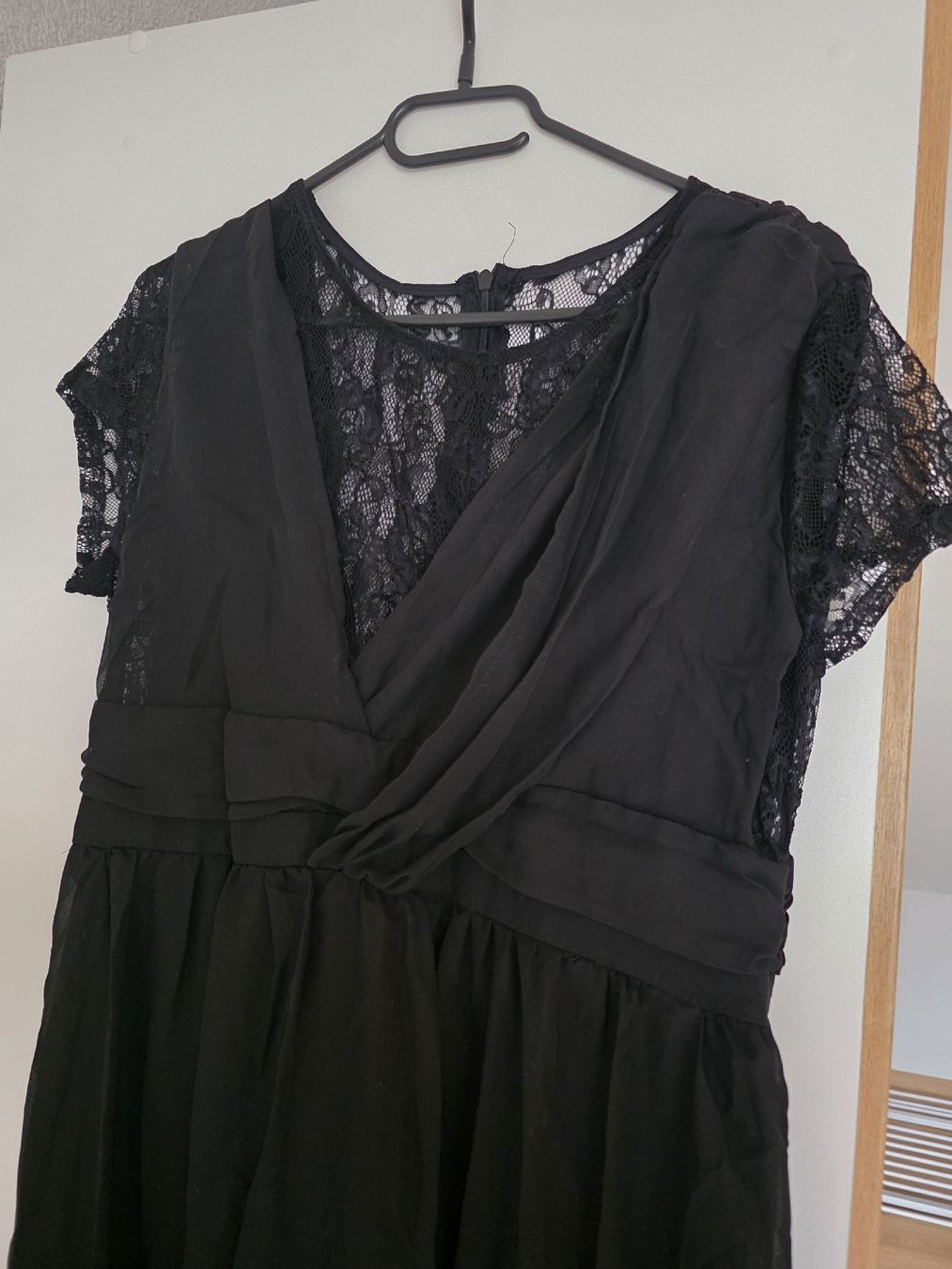 Vestiti: Schwarzes Sommerkleid mit Spitze, Gr. M /L – Nuovo (secondo la descrizione) da Toffen venduto da ver_x68f 3