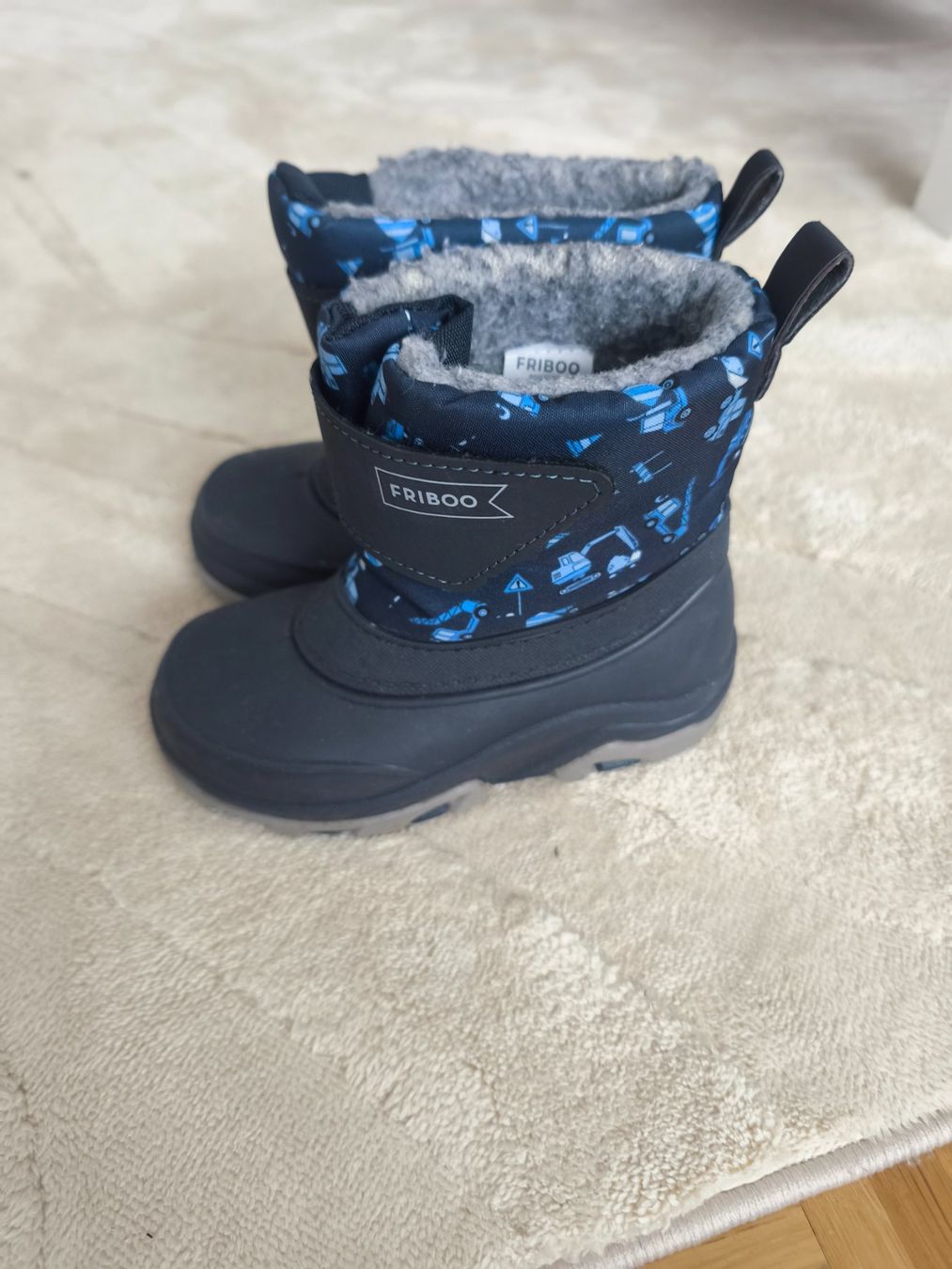 Chaussures garçon: Kinder Winter Stiefel 26/27 – D'occasion à Murten par pla_j9qh