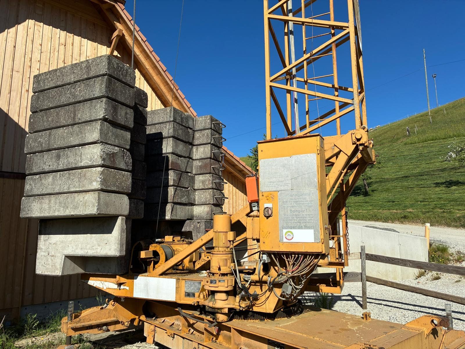 Liebherr Gru: Baukran Turmdrehkran LIEBHERR 33K – Usato da Arni BE venduto da Geko-tec 1