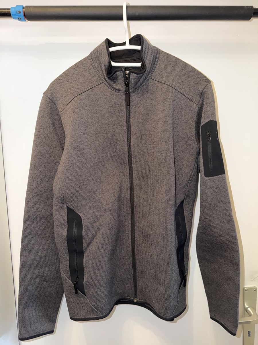 Arcteryx Giacche: Fleecejacke Arc'teryx Covert grau – Nuovo (secondo la descrizione) da Wetzikon ZH venduto da Alioc66