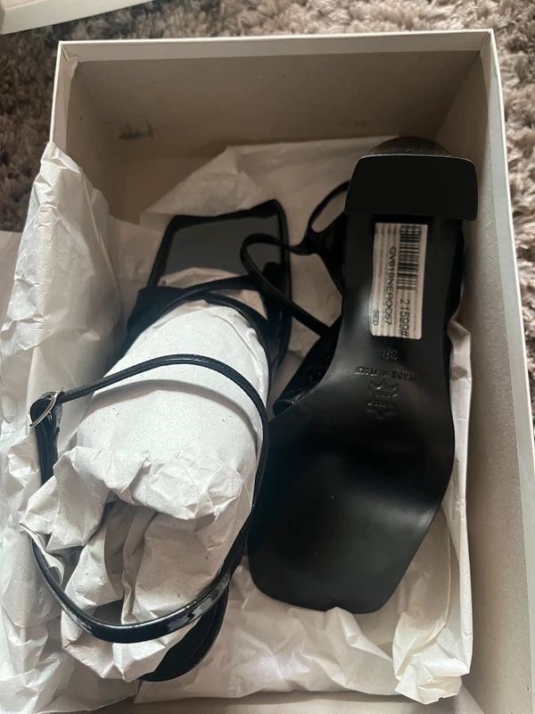 Scarpe da donna: Schwarze Sandalen – Nuovo (secondo la descrizione) da Rafz venduto da mar_j7dl 1