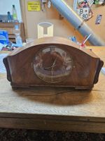 Tischuhr Holz Gehäuse mit Pendel und Gong (D1)