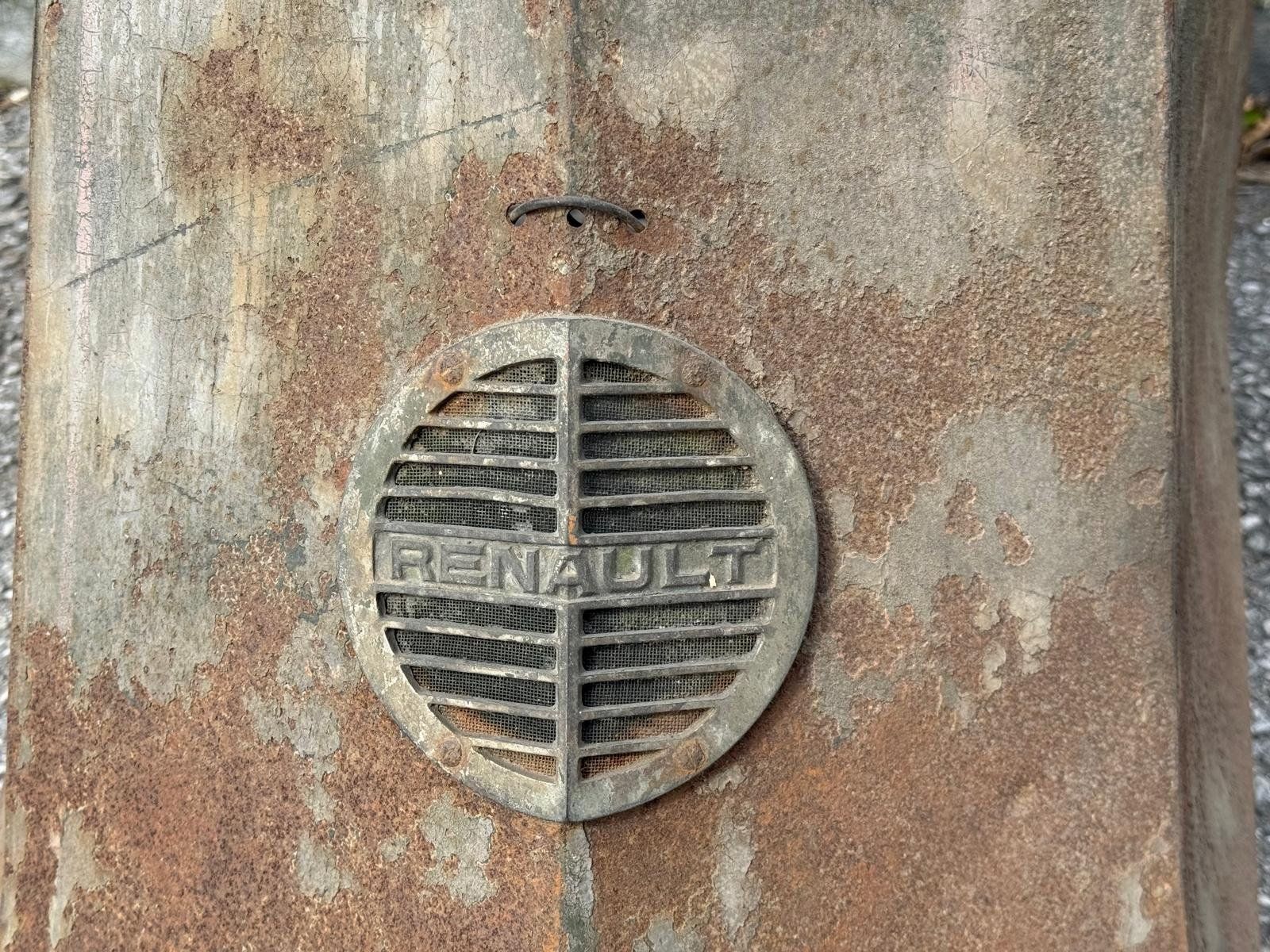 Renault Alle Autoersatzteile: Ancien capot de Renault NN 1923-24 – Gebraucht aus Sierre von OCNL 1