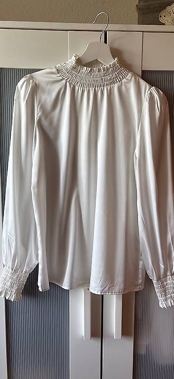 Blusen: Elegante bluse – Gebraucht aus Zürich von fcold
