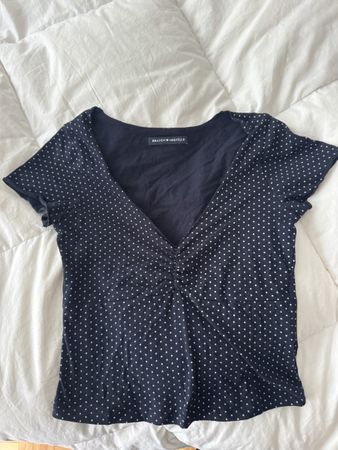 Haut Brandy Melville bleu foncé à pois taille U bon état