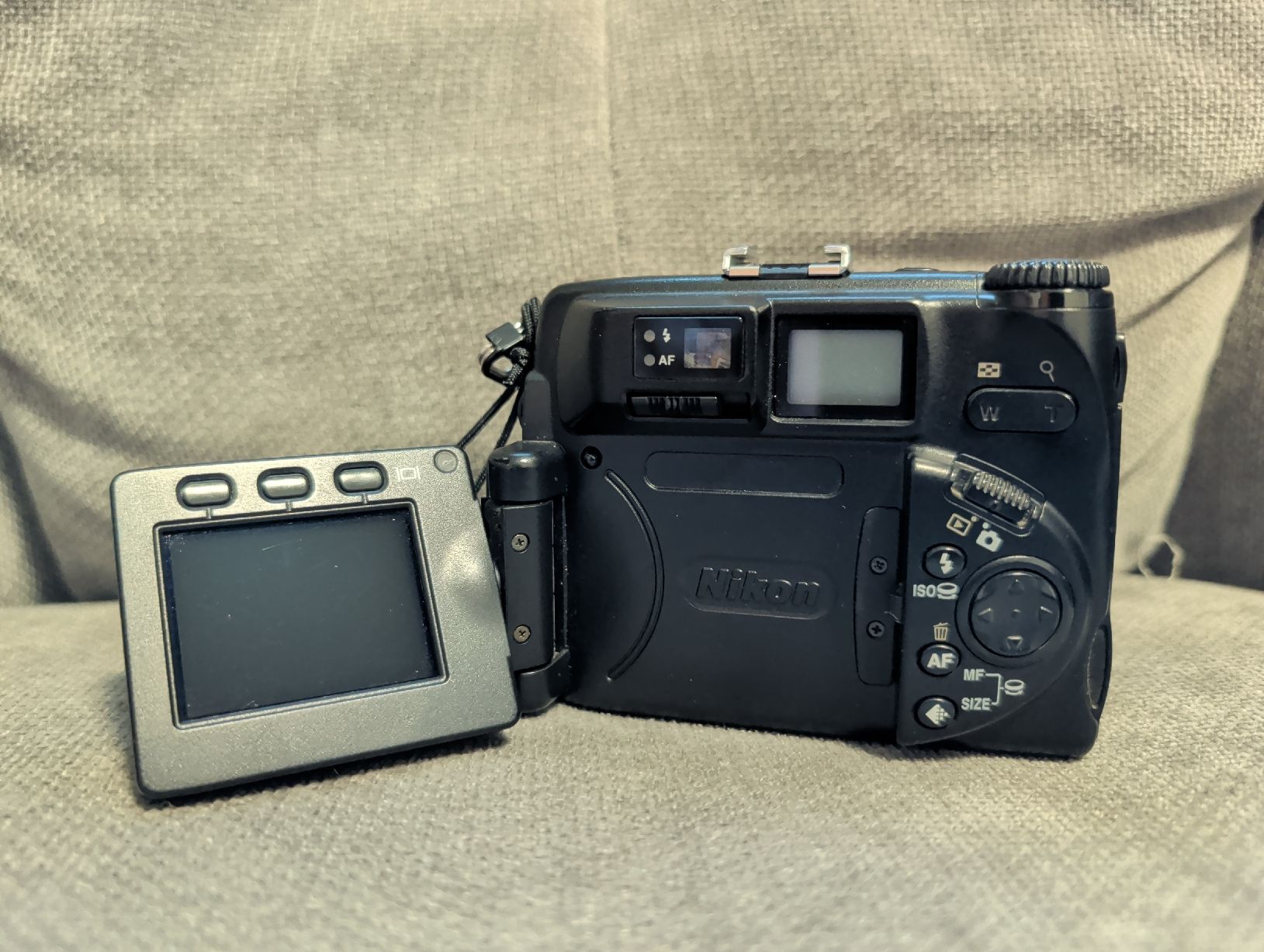 Nikon Appareil photo: Nikon Coolpix 5000 caméra digitale pas testé – D'occasion à Collombey par dan_kf9j 3