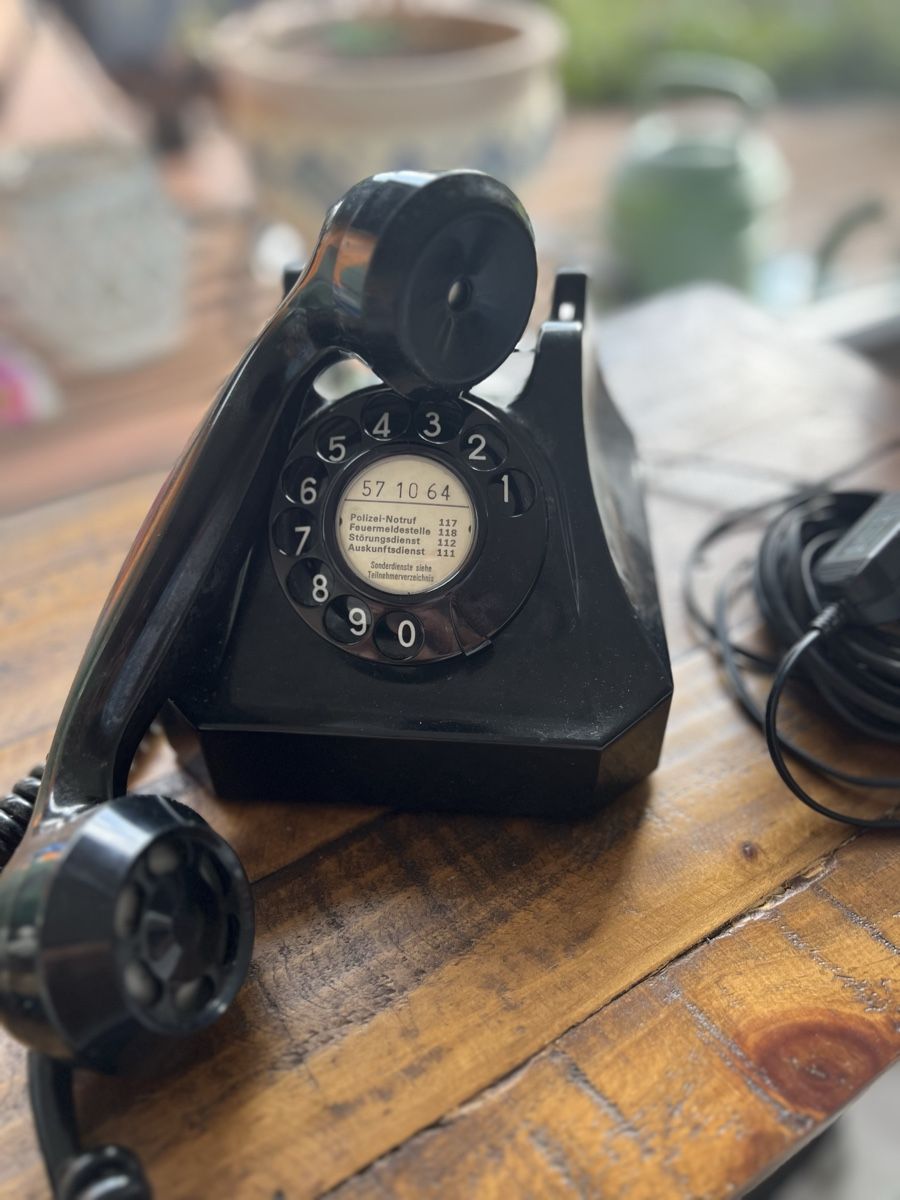 Telefone: Altes Drehscheibentelefon schwarz gebraucht – Gebraucht aus Bolligen von Solina12 1