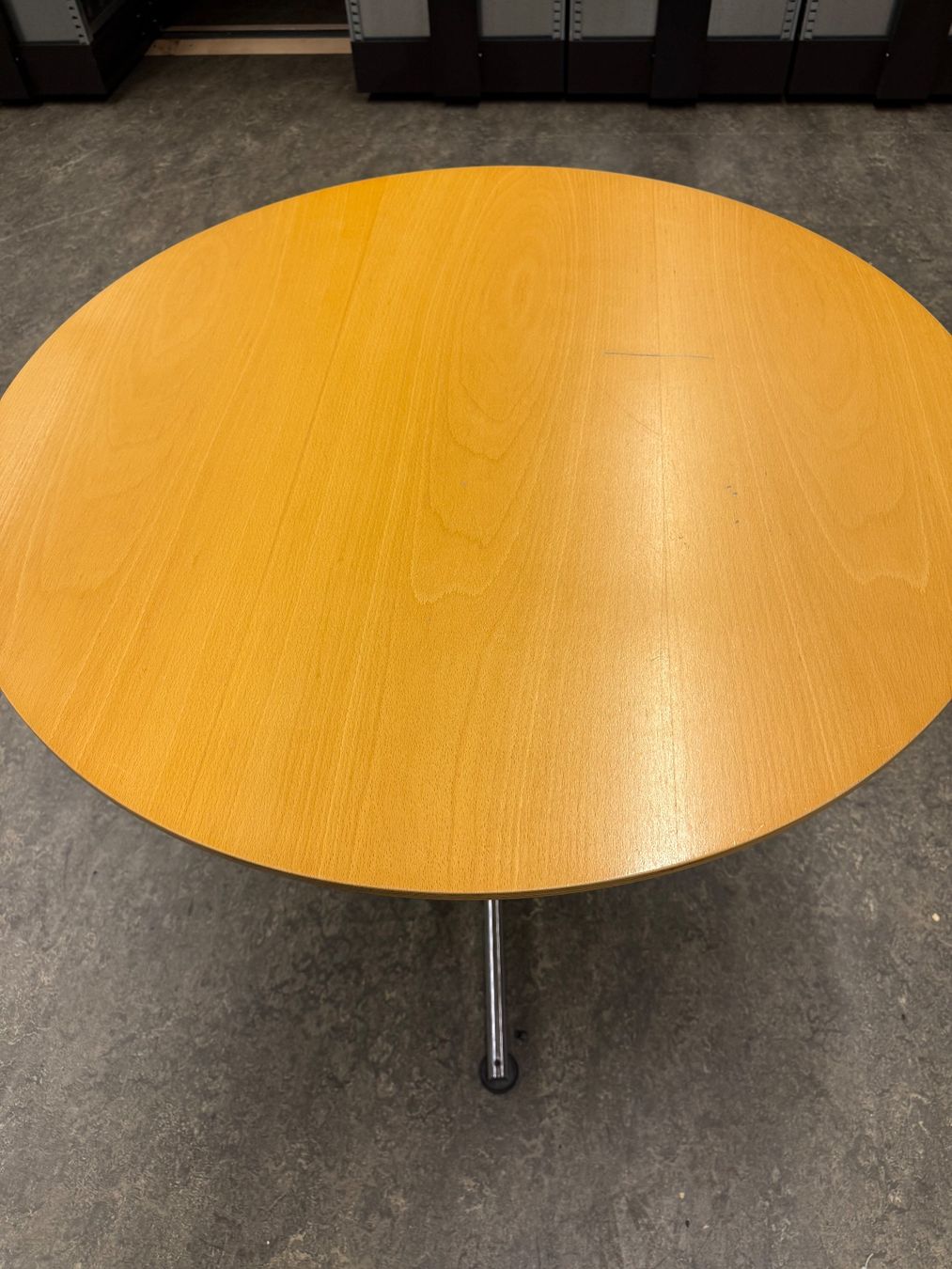 USM Tavoli: USM Haller Kitos Buche 89.5cm – Usato da St. Gallen venduto da MSMoebelhandel 4
