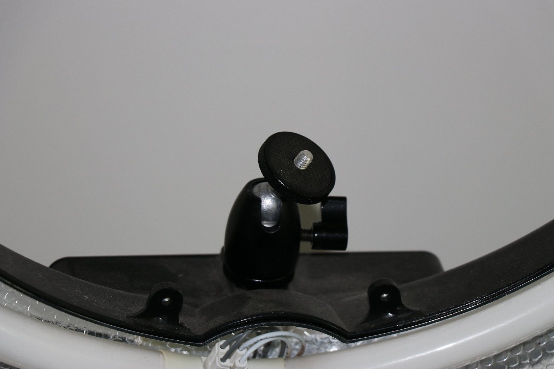 Lampade: Original NEEWER Ringlampe mit Dreibeinstativ – Usato da Wattwil venduto da Yakana 1