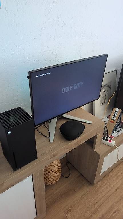Microsoft Consoles: Console con accessori – D'occasion à Taverne par mai_k7yr