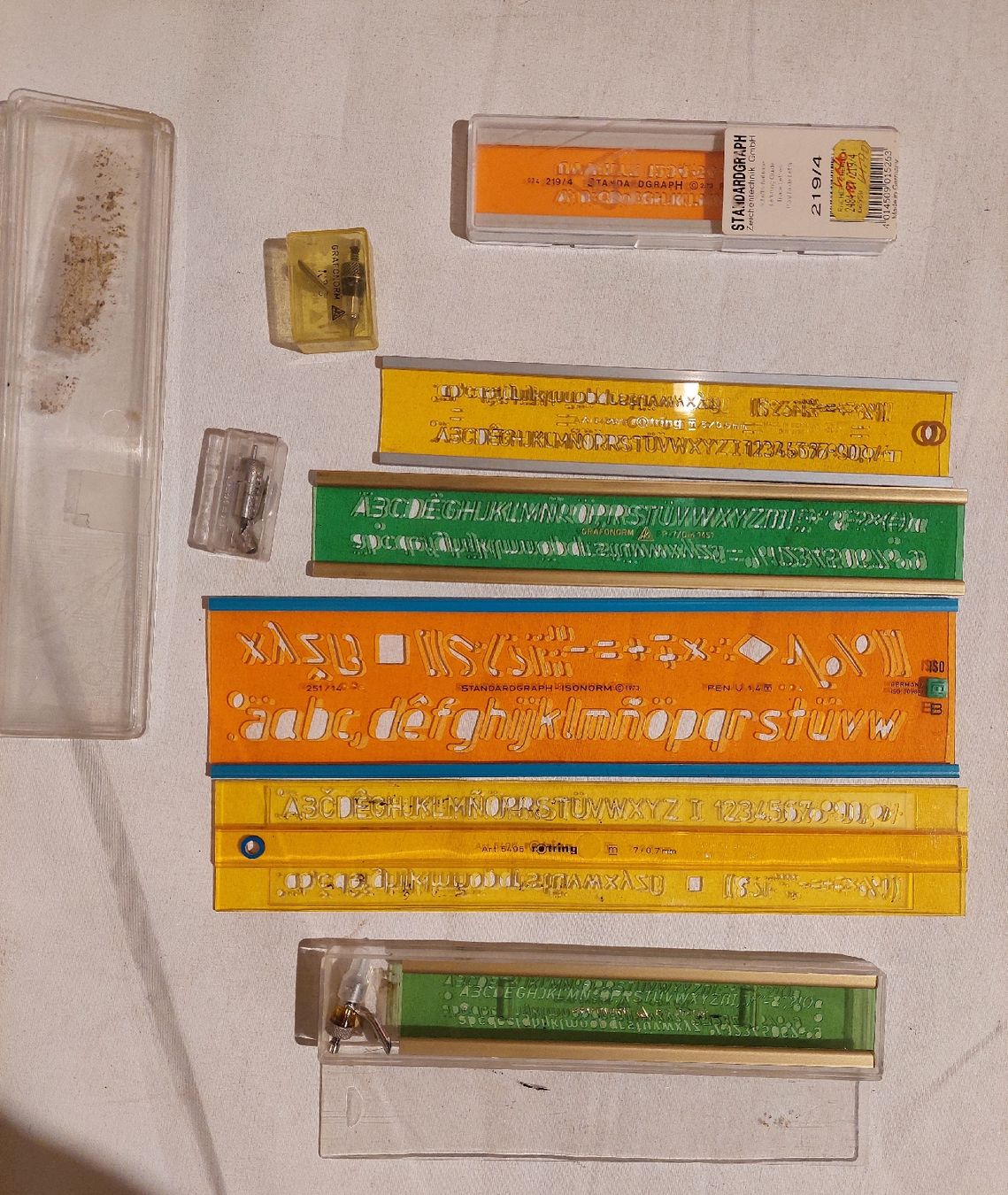 Rotring Sciablone: 10 Schablonen – Usato da Zürich venduto da Cortin 3