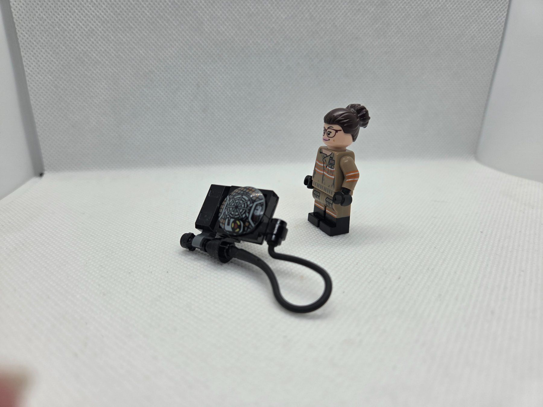 Lego Kit di costruzioni: Lego Ghostbusters LEGO dim035 Abby Yates + Proton Pack – Usato da Basadingen venduto da NekoBricks 4