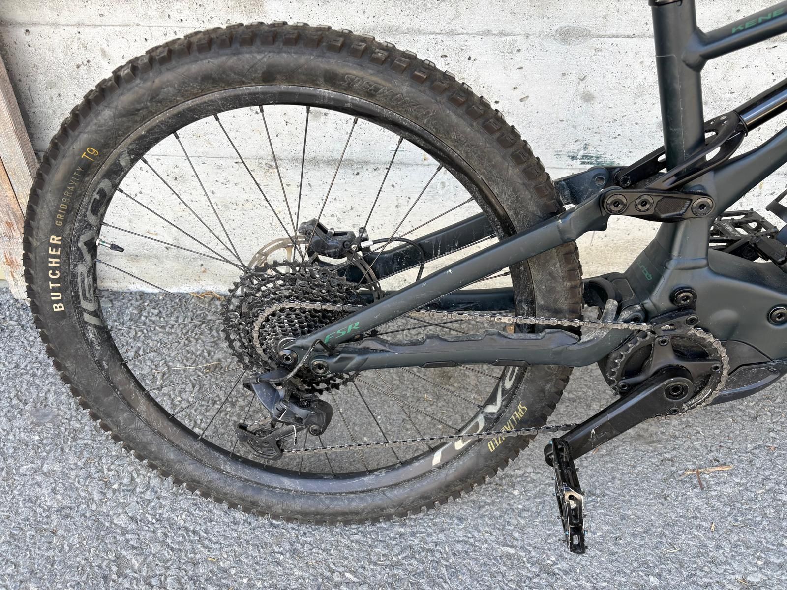 Specialized Velos: E-Bike Specialized Levo vollgefedert – Gebraucht aus Visp von mbb_xs75 6