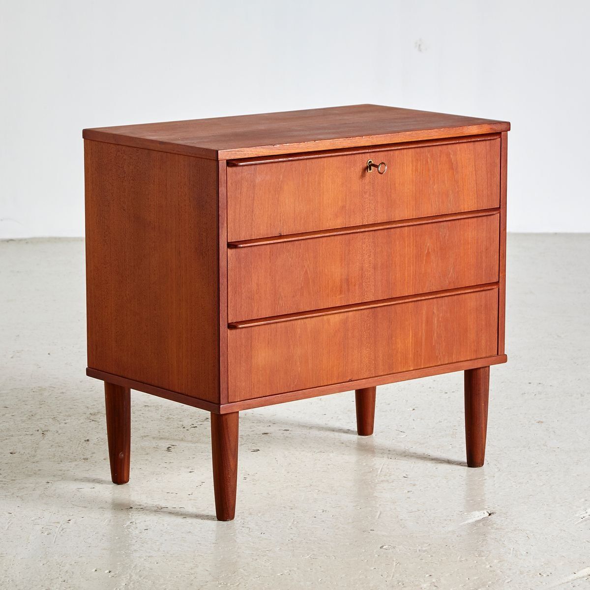 Cassettiere: Dänische Kommode aus Teak, 1960er – Usato da Zürich venduto da drachill 1