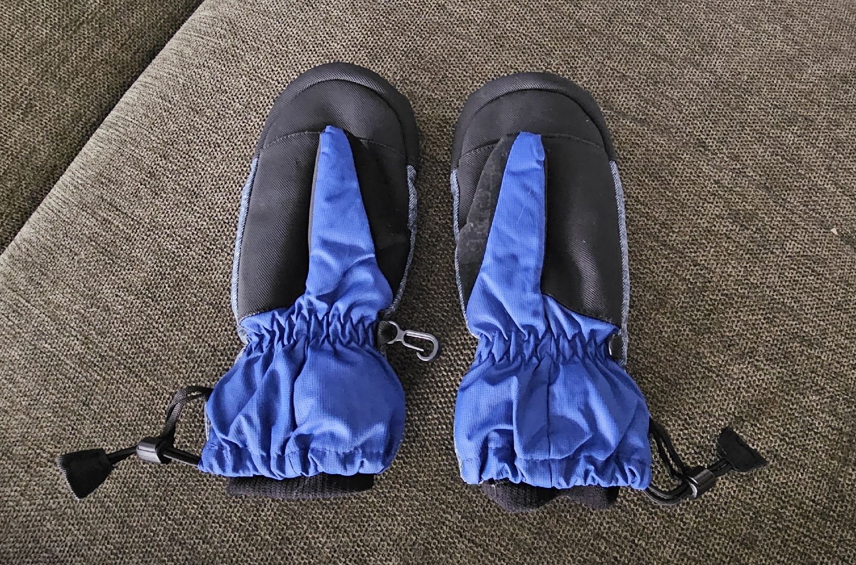 Guanti: Kinder Fausthandschuhe – Usato da Lengnau AG venduto da Scheslain01 1