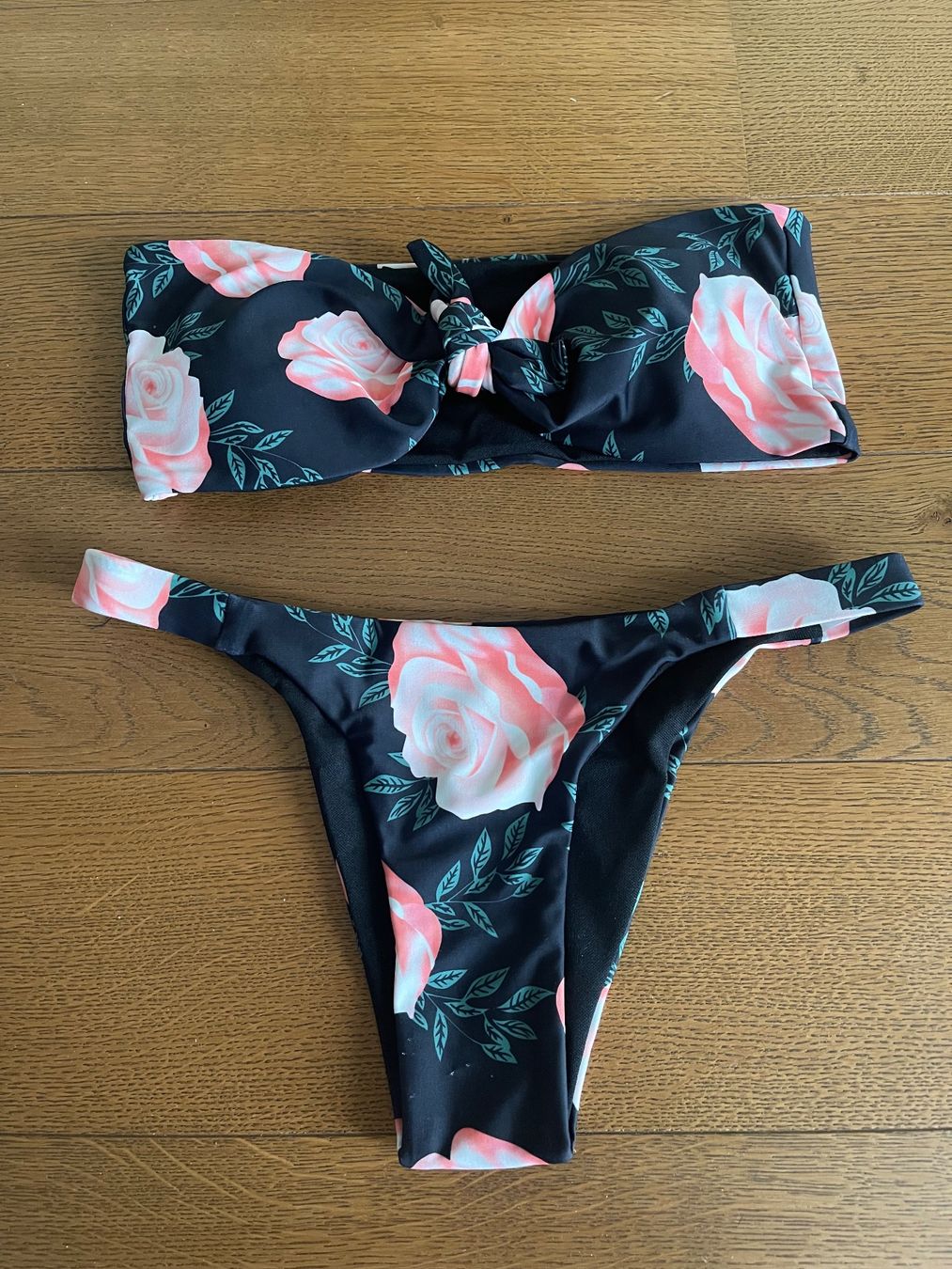 Costumi da bagno & Bikini: Bikini mit Rosen Neu Gr S – Nuovo (secondo la descrizione) da Bassersdorf venduto da Sandy456
