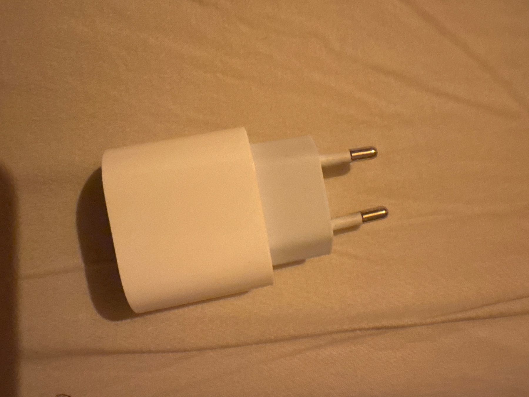 Apple Caricabatterie: Apple Charger 20W USB-C Power Adapter – Usato da Zürich venduto da inf_v5bs