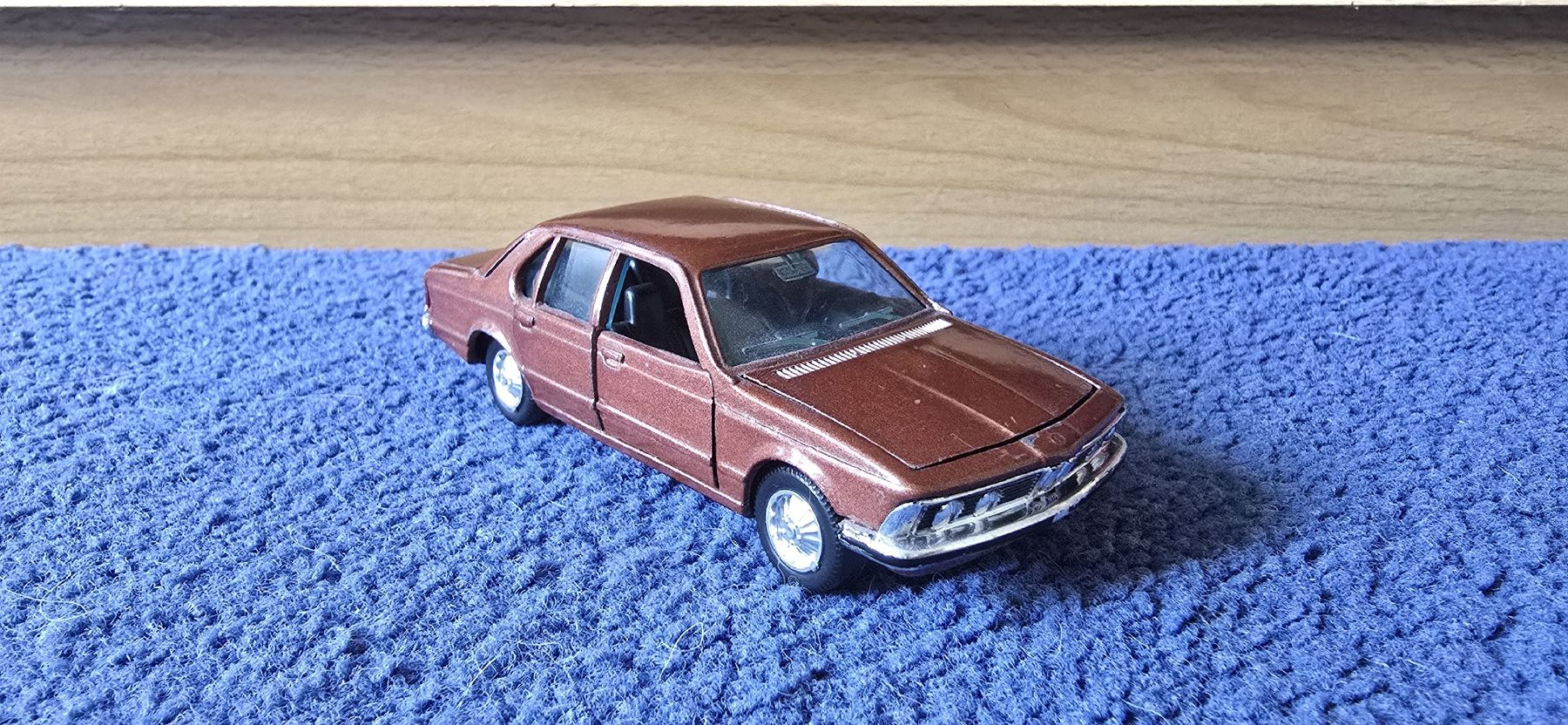 BMW Modellini d'auto: BMW 733I – Nuovo (secondo la descrizione) da Merligen venduto da SwissMini27 3