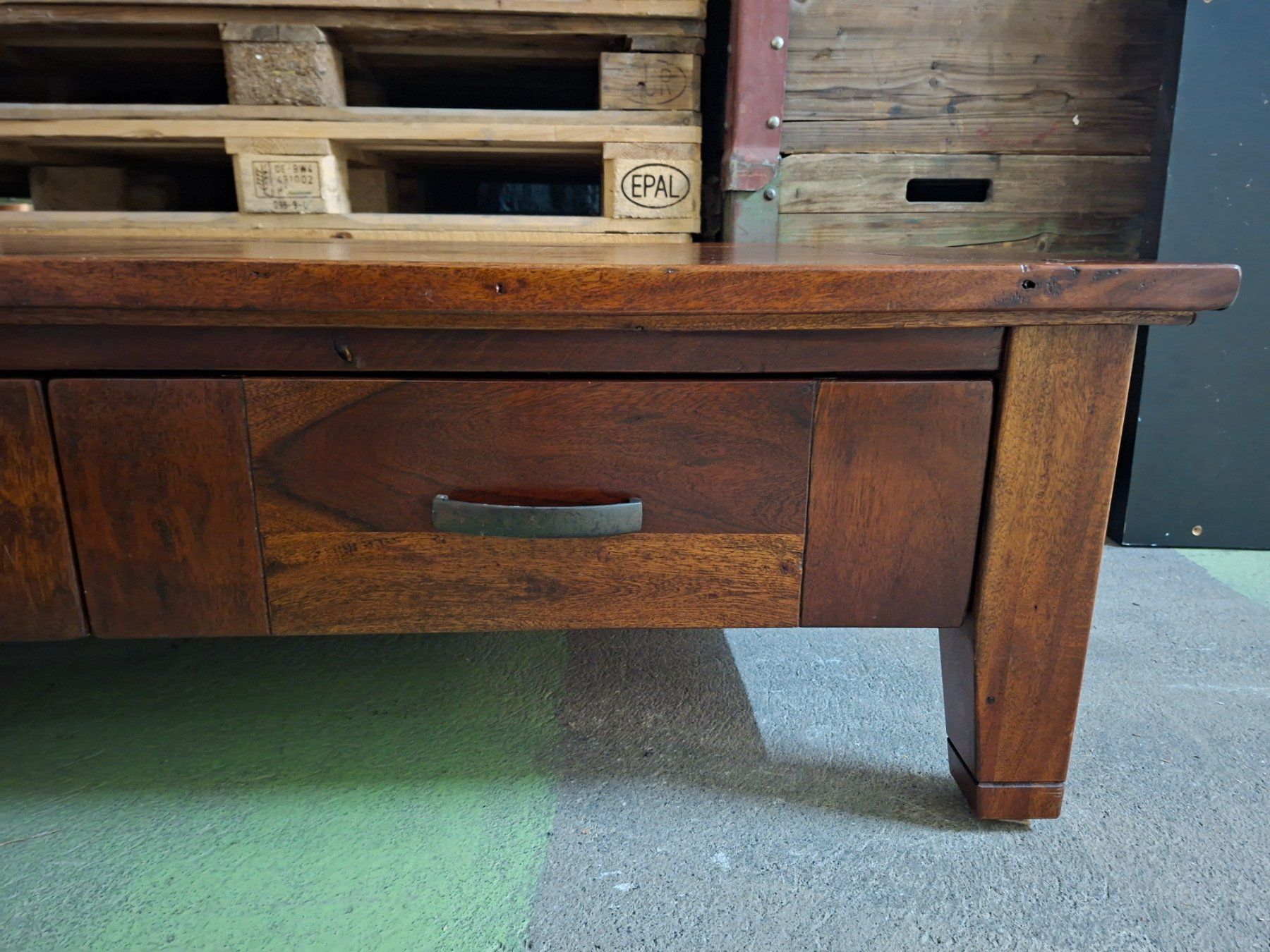 Mobili TV: TV Möbel/ Couchtisch massiv – Usato da Horw venduto da tan_5chx 3