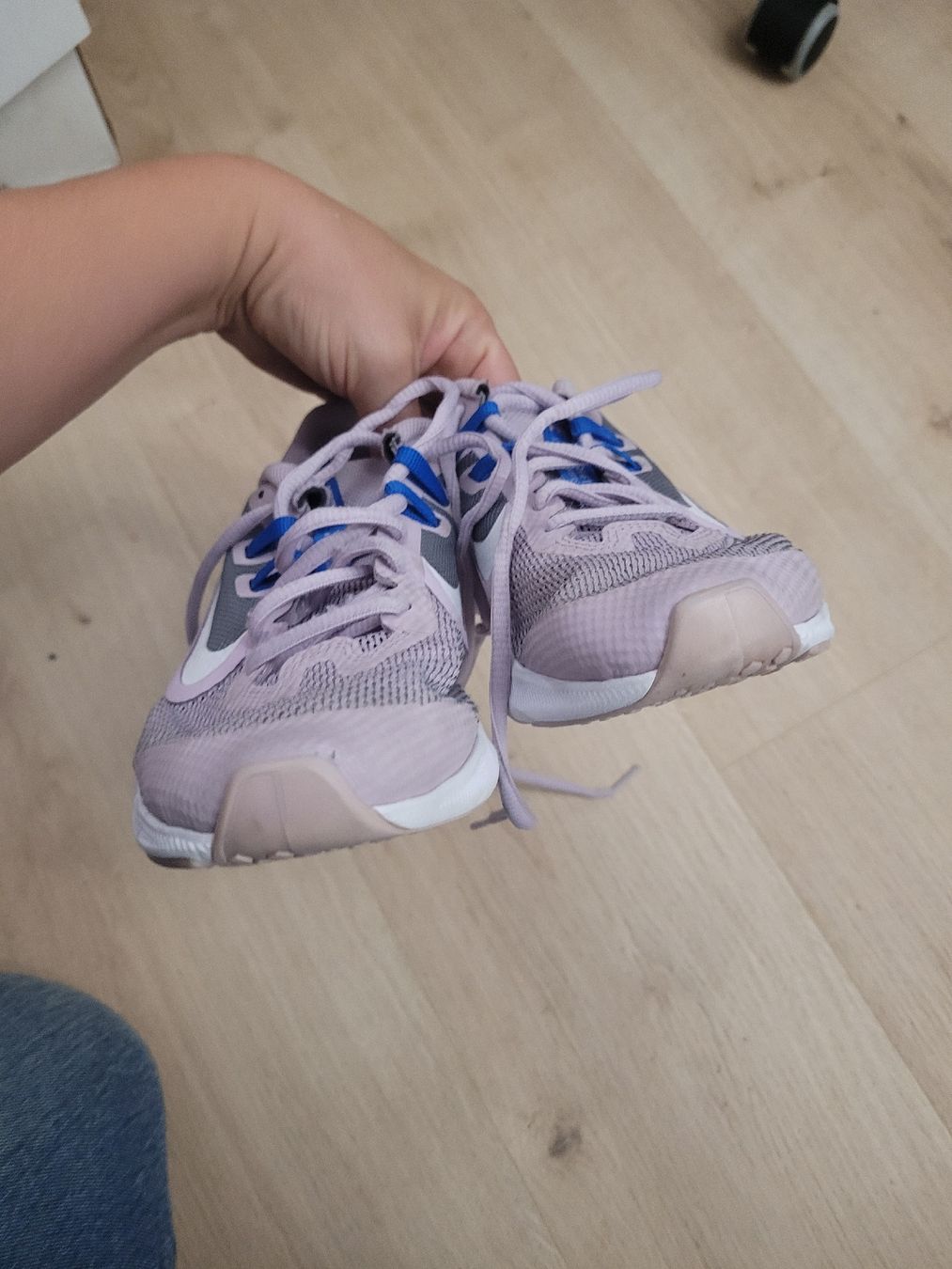 Nike Scarpe per ragazze: Schuh nike Gr. 35.5 – Usato da Lupsingen venduto da sta_wgg5 6