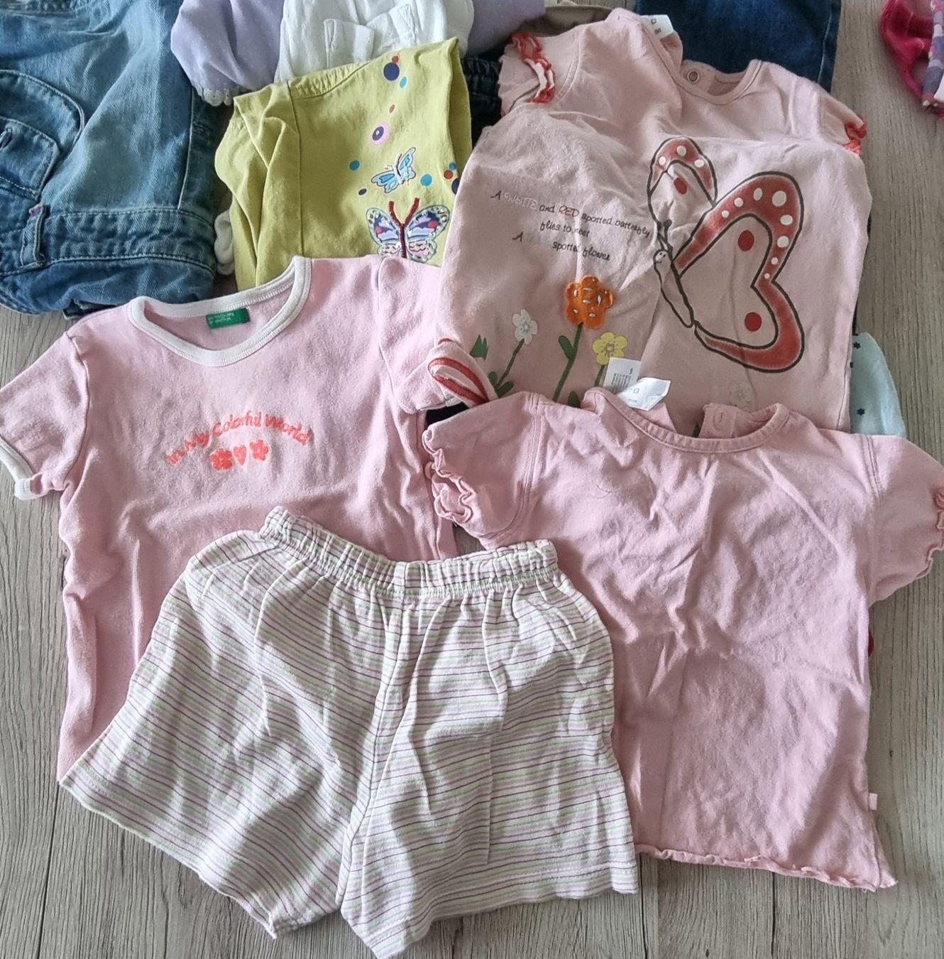 Lotti & Set di vestiti: 22 teiliges Kleiderpaket gr.86 – Usato da Grossdietwil venduto da GNOM313 6