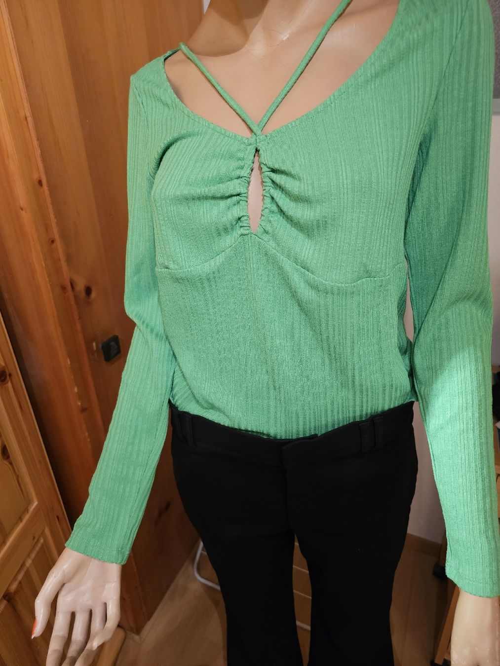 Lotti di vestiti: edle schwarze Hose mit 2 Shirts gr.L – Usato da Ferden venduto da jemyce 1