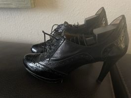 Chaussures talon noir taille 38.5 Studio Pollini bon état