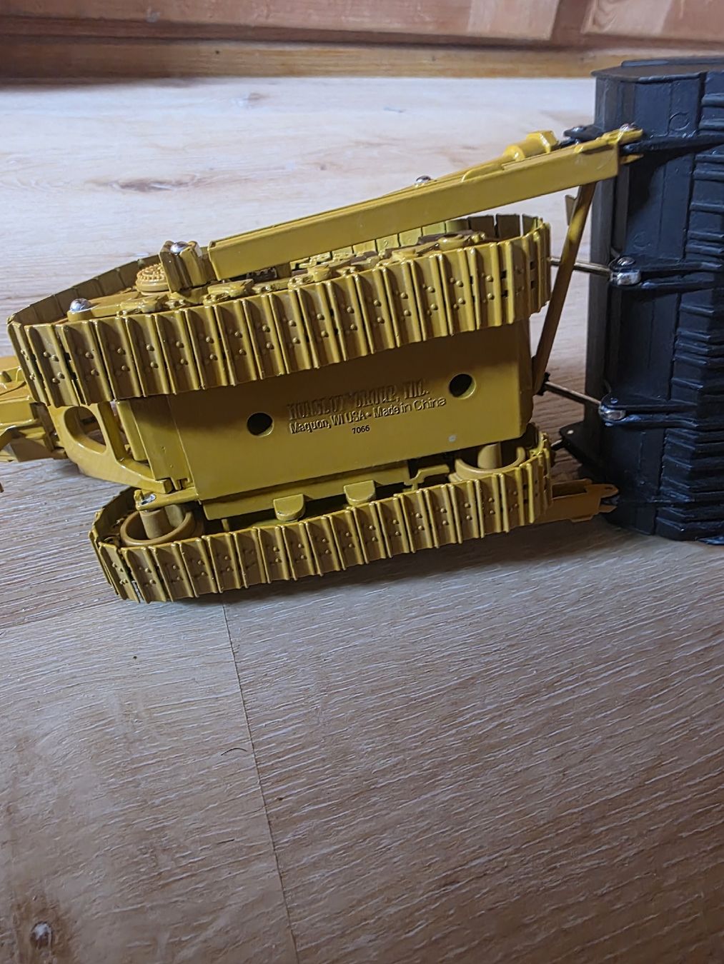 Caterpillar Kit di modellismo & Modellini statici: Caterpillar Bulldozer 1/50 – Usato da Mosnang venduto da Fischli730 1