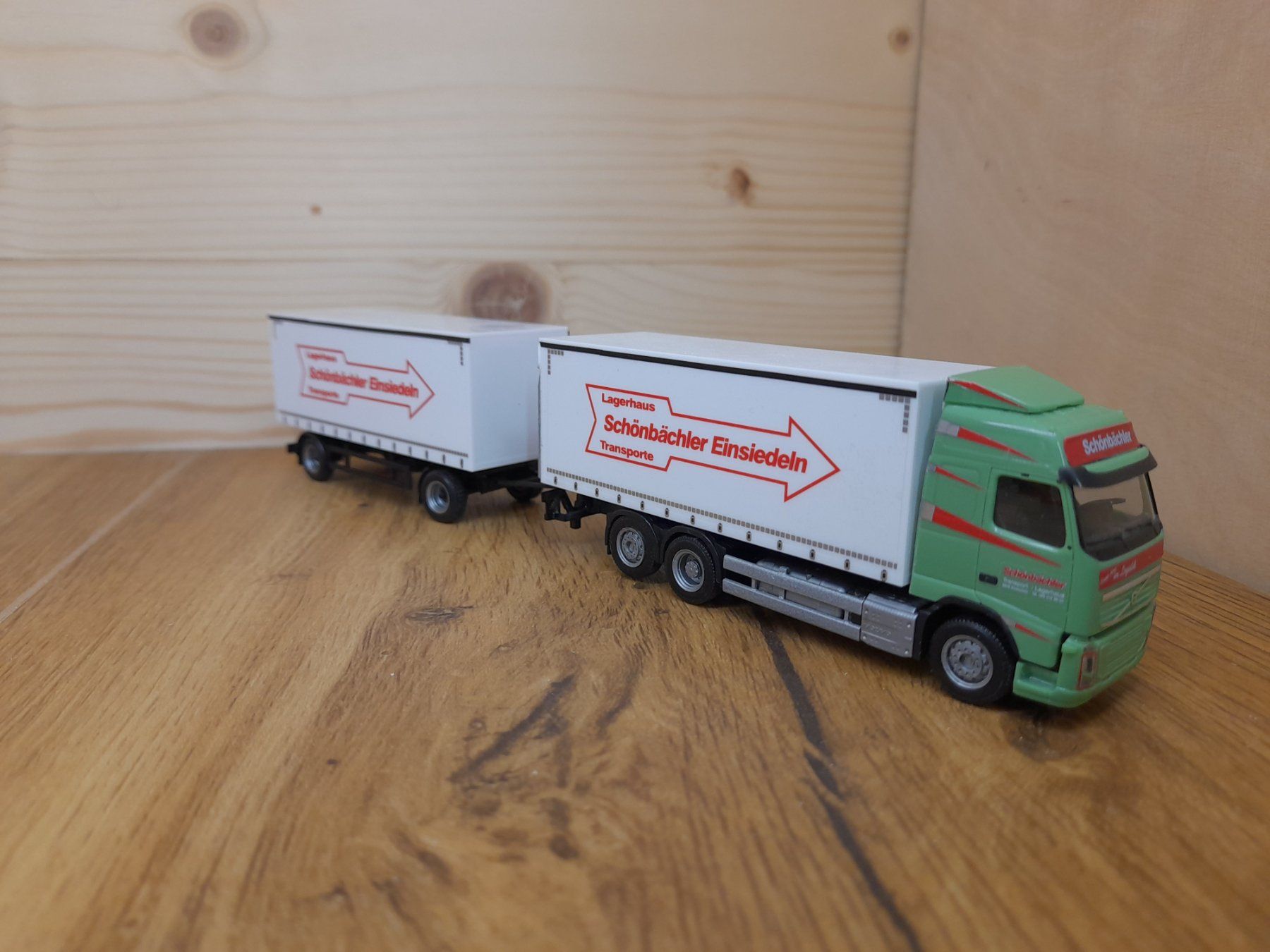 Herpa Modellini d'auto: VOLVO FH AZ Schönbächler Einsiedeln – Nuovo (secondo la descrizione) da Reiden venduto da vscp5