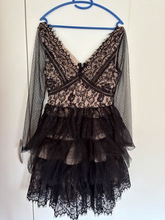 Kleid schwarz mit Spitze und Tüll Gr. M neu mit Etikett