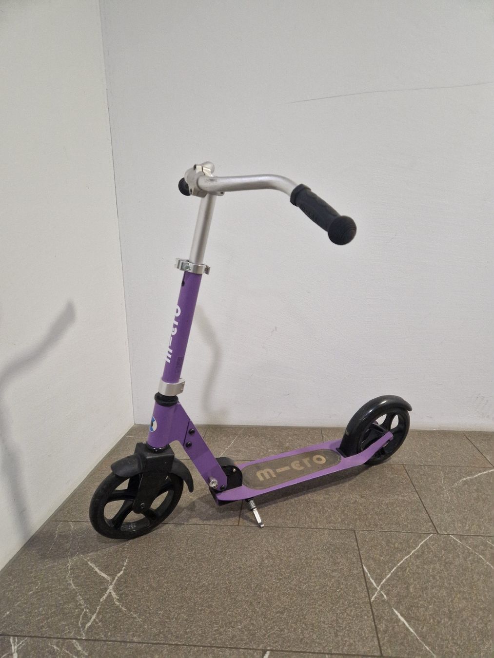 Micro Kickboard: Micro Kickboard violett – Gebraucht aus Küssnacht am Rigi von Simi0815