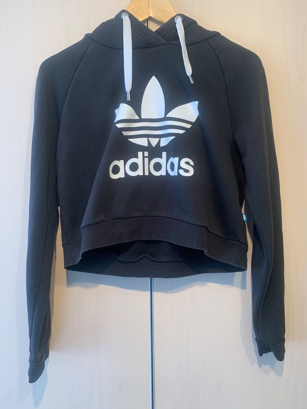 Adidas Maglioni & Felpe: Adidas Kurz-Kapuzenpulli, schwarz, Gr. 36 – Usato da Rosshäusern venduto da MiJoDoOl