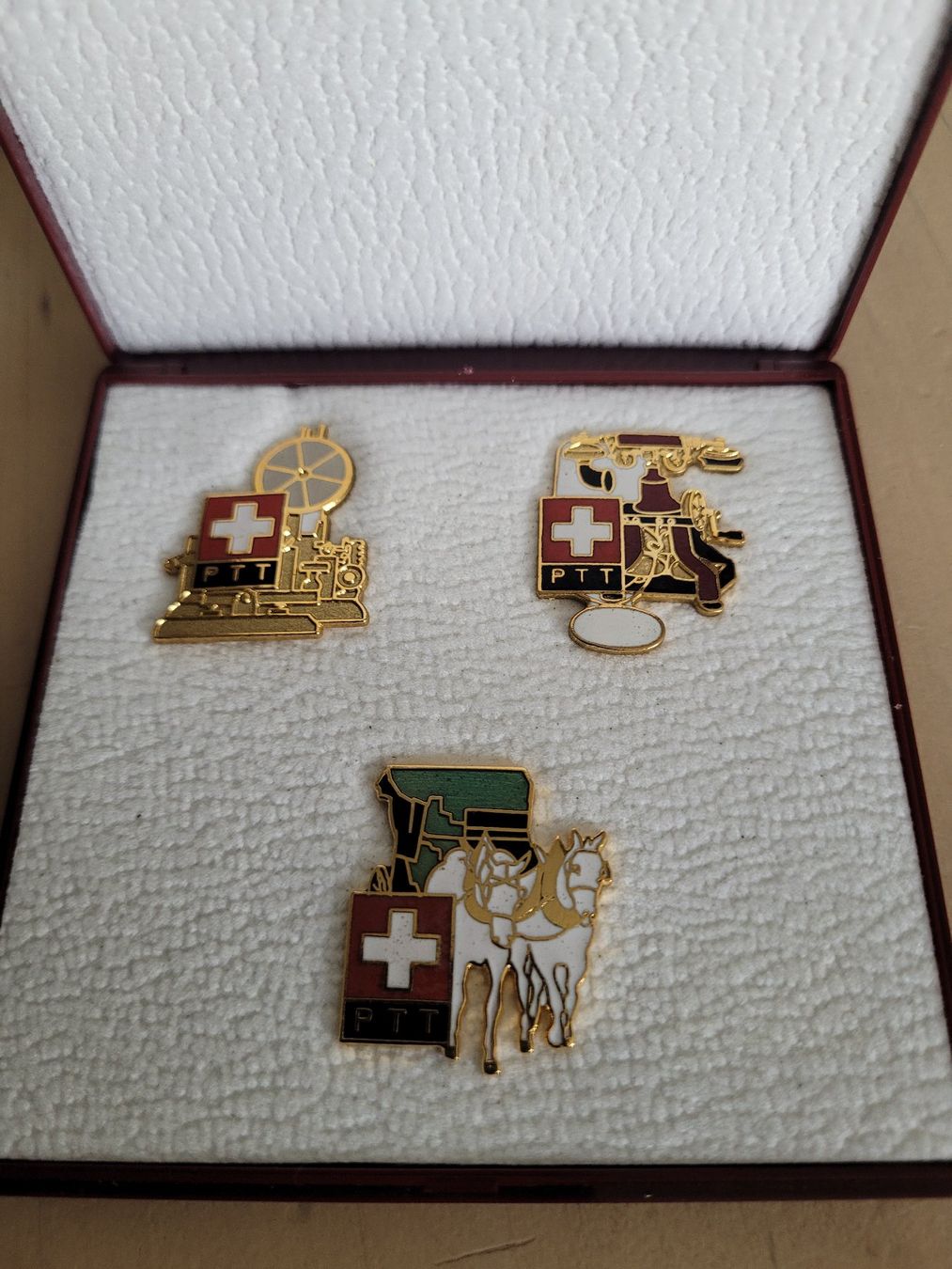 Placchette & Badge: Pin Post – Usato da Schwarzenburg venduto da Obofi
