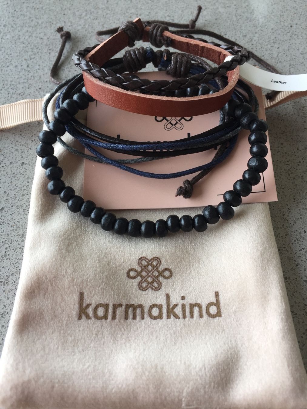 Bracciali & Braccialetti: NEU: Karmakind Herren Armbänder 2 Sets – Nuovo e nell'imballaggio originale da Lachen venduto da mar_ox 1