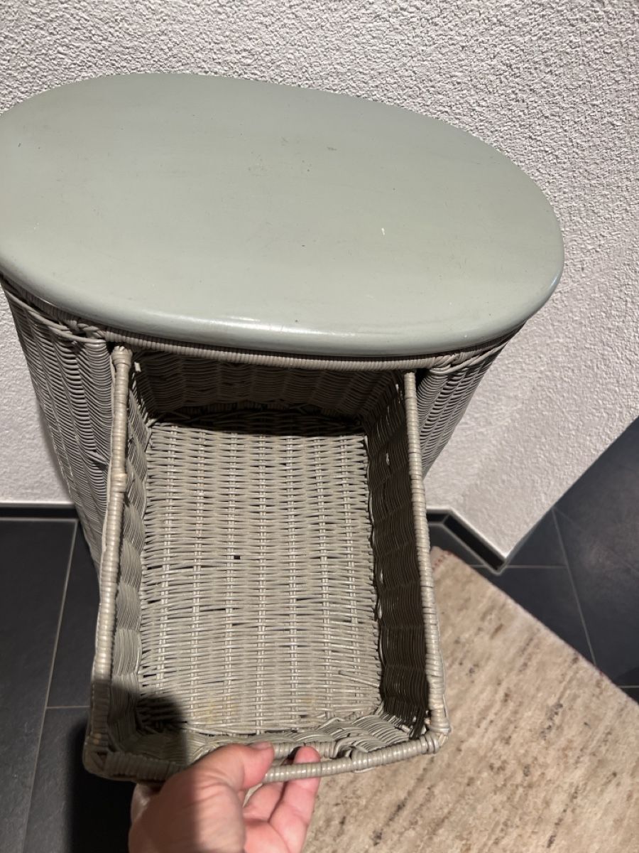Armadi: Rattanschrank schmal oliv – Usato da Bonaduz venduto da Malves10 2