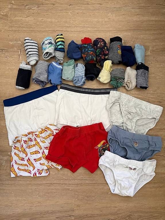 Lotti & Set di vestiti: 50St. Sommer Kids Pack Gr.110-116 – Usato da Zürich venduto da Stanlm 3