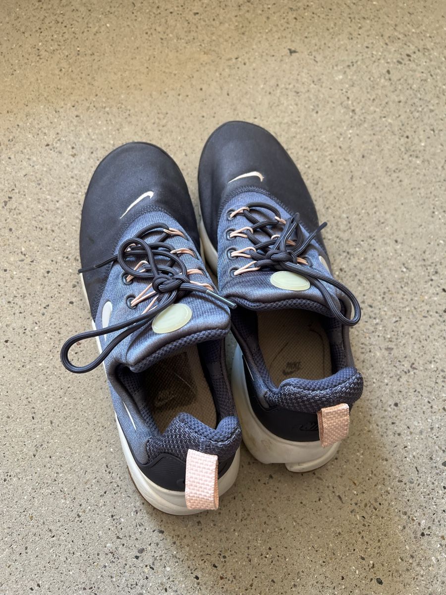 Nike Scarpe da donna: Nike Laufschuhe, Gr. 38.5 Damen – Usato da Basel venduto da lolixyz 1