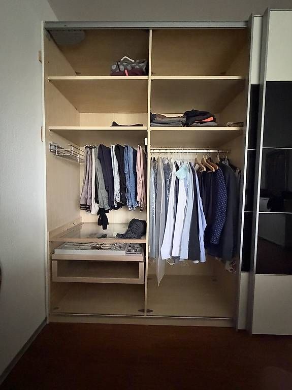 Schränke: Kleiderschrank massiv – Gebraucht aus Villmergen von Sabsi92 4